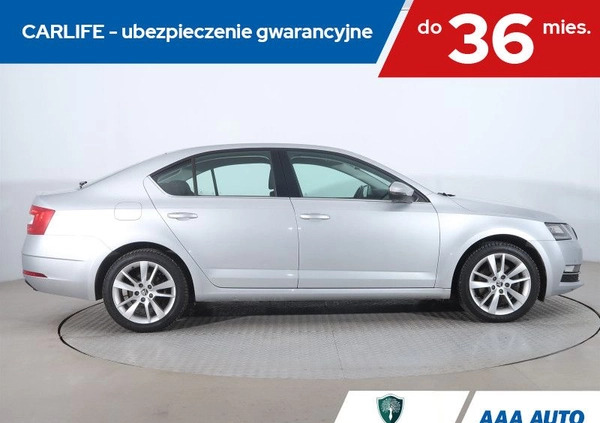 Skoda Octavia cena 72000 przebieg: 110208, rok produkcji 2018 z Łazy małe 277